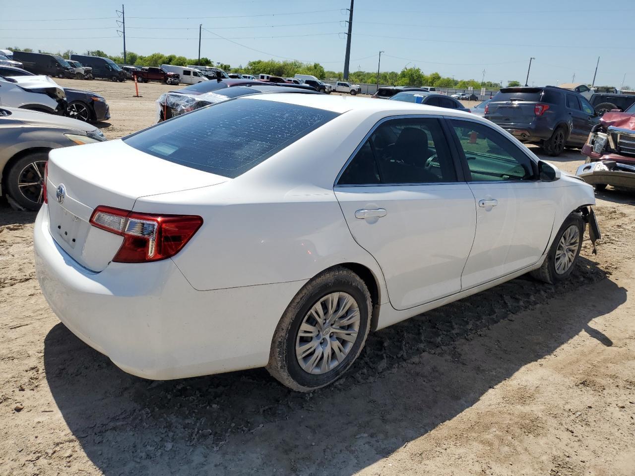 2014 TOYOTA CAMRY L - Фото 3