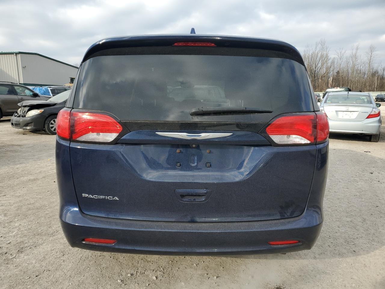 2017 CHRYSLER PACIFICA L - Image 6