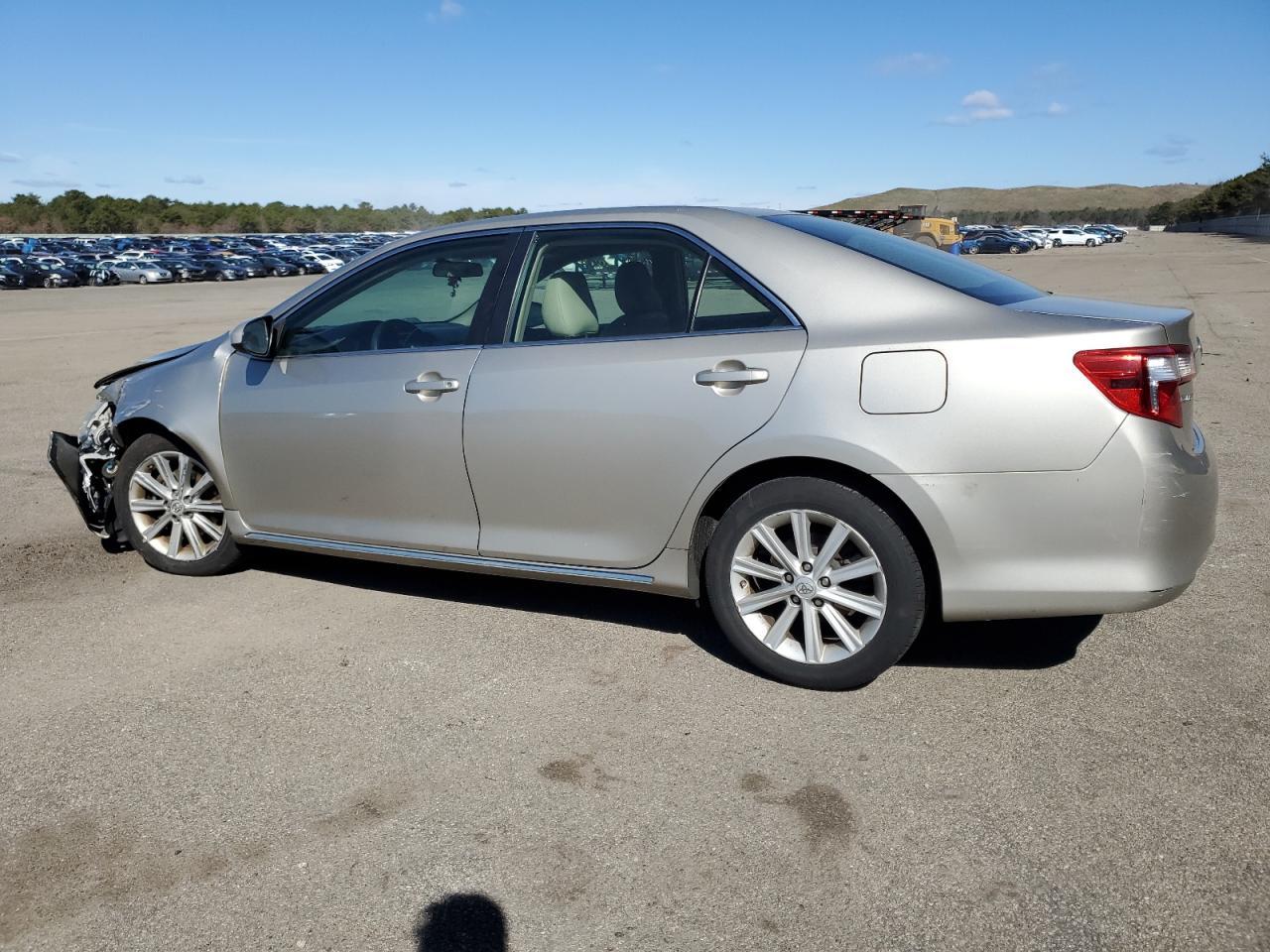 2014 TOYOTA CAMRY L - Image 2