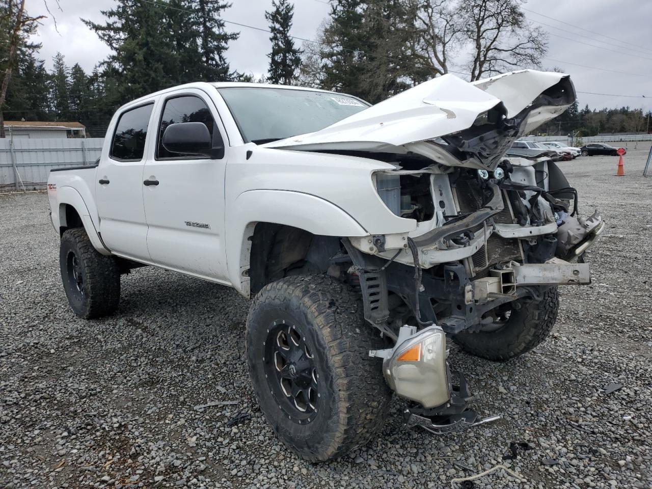 2013 TOYOTA TACOMA DOU - Image 4