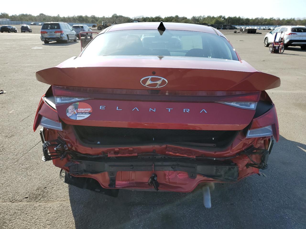 2023 HYUNDAI ELANTRA SE - Фото 6