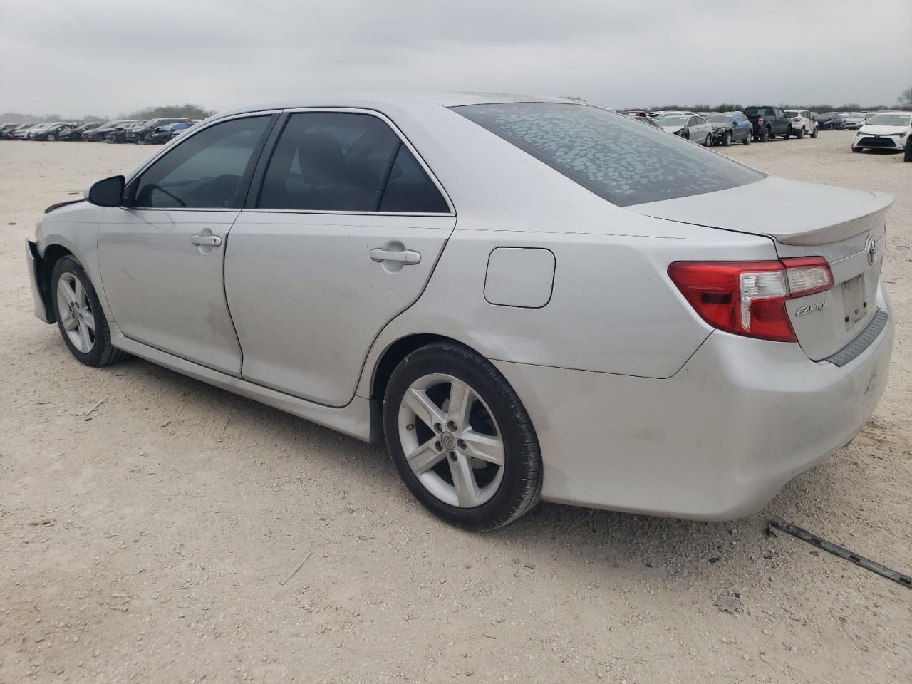 2012 TOYOTA CAMRY BASE - Фото 2