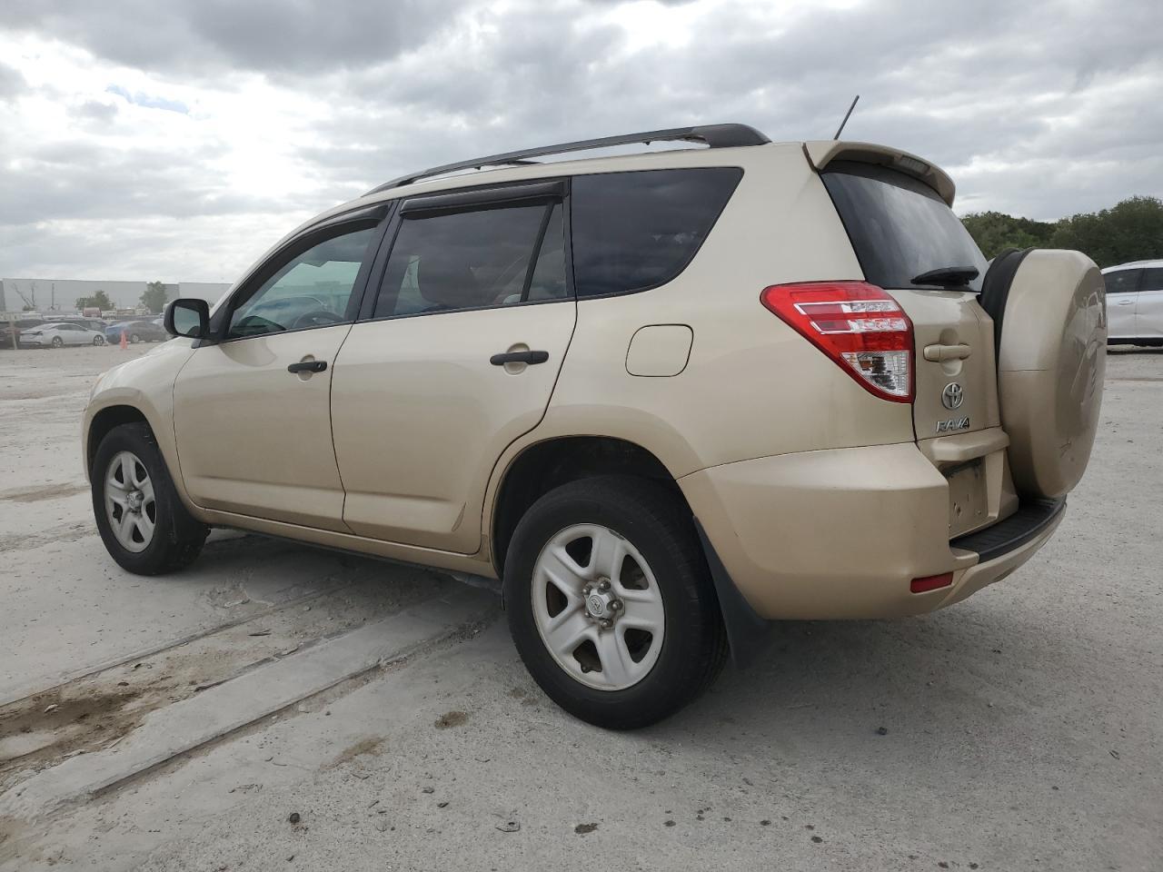 2011 TOYOTA RAV4 - Image 2