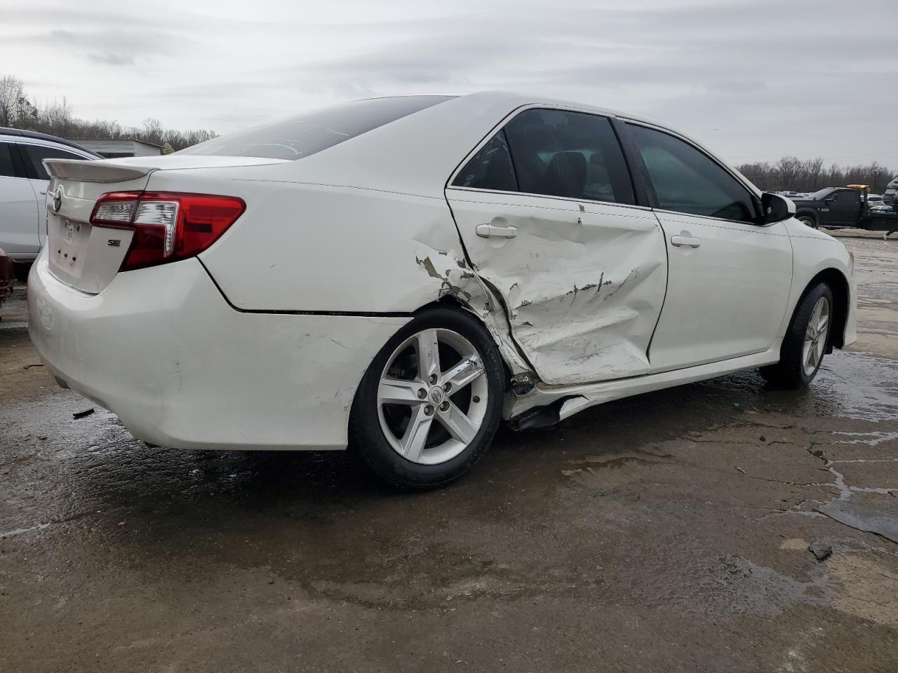 2014 TOYOTA CAMRY L - Image 3