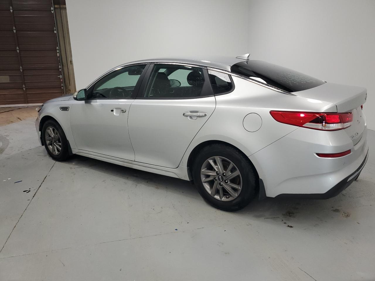 2020 KIA OPTIMA LX - Фото 2