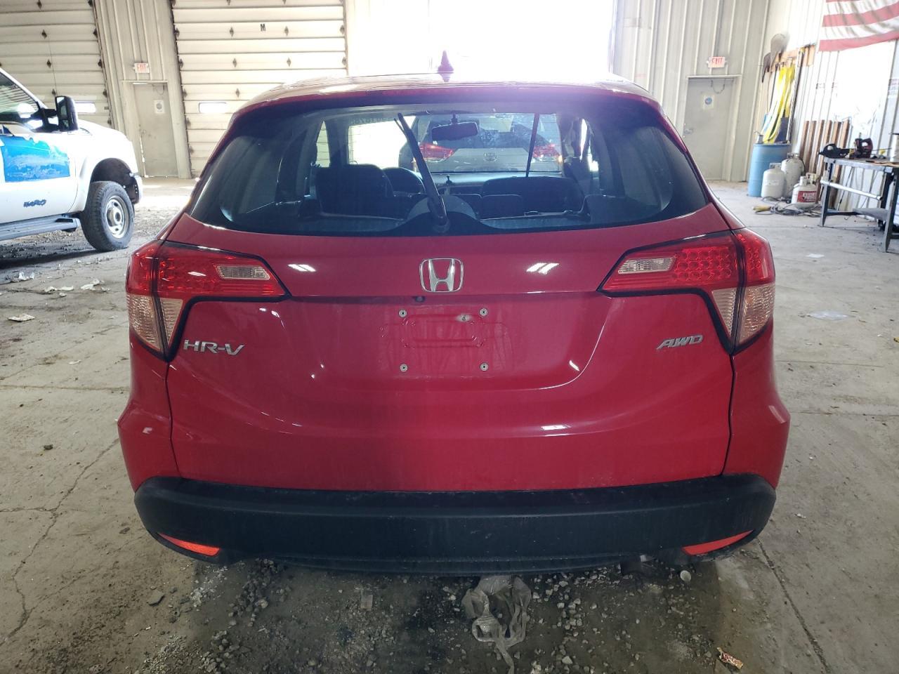 2018 HONDA HR-V LX - Image 6