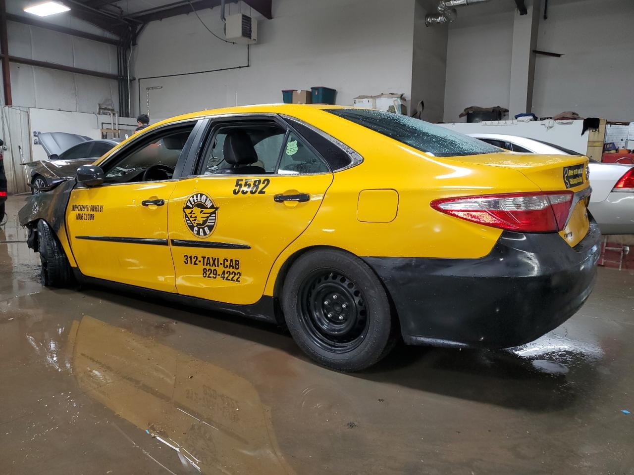 2017 TOYOTA CAMRY HYBR - Image 2