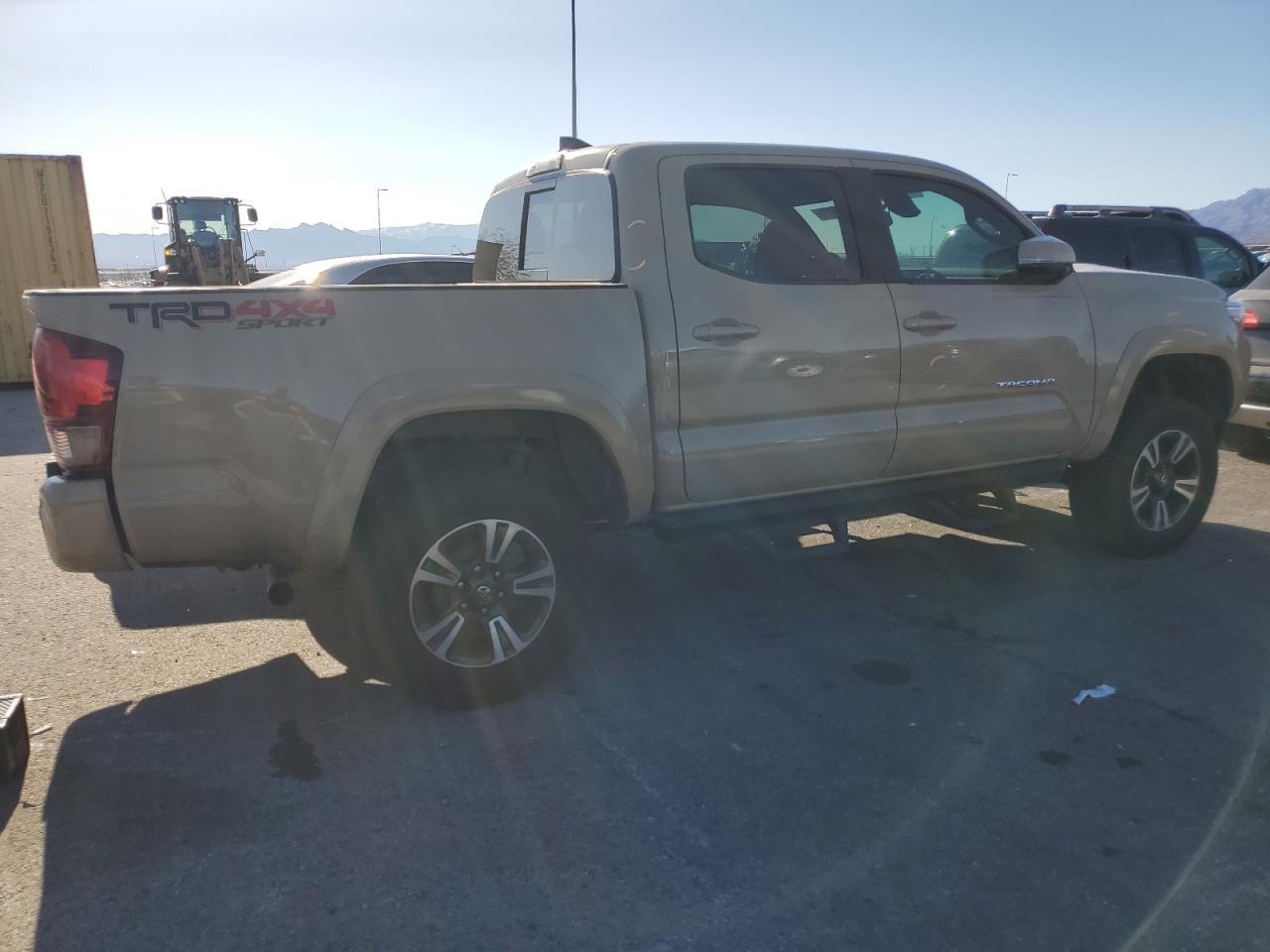 2019 TOYOTA TACOMA DOU - Фото 3