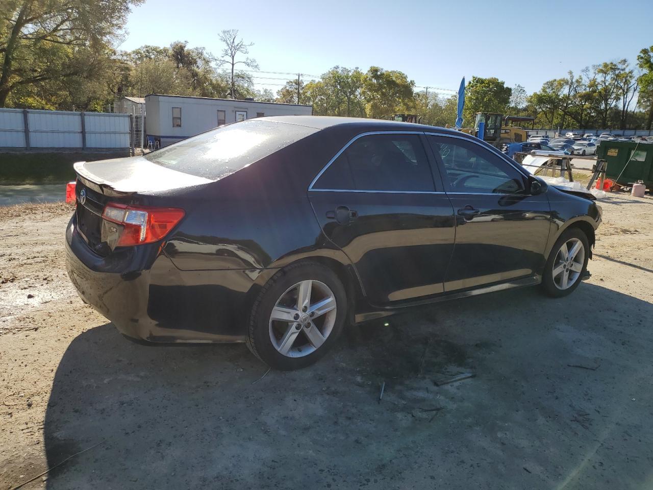 2014 TOYOTA CAMRY L - Фото 3