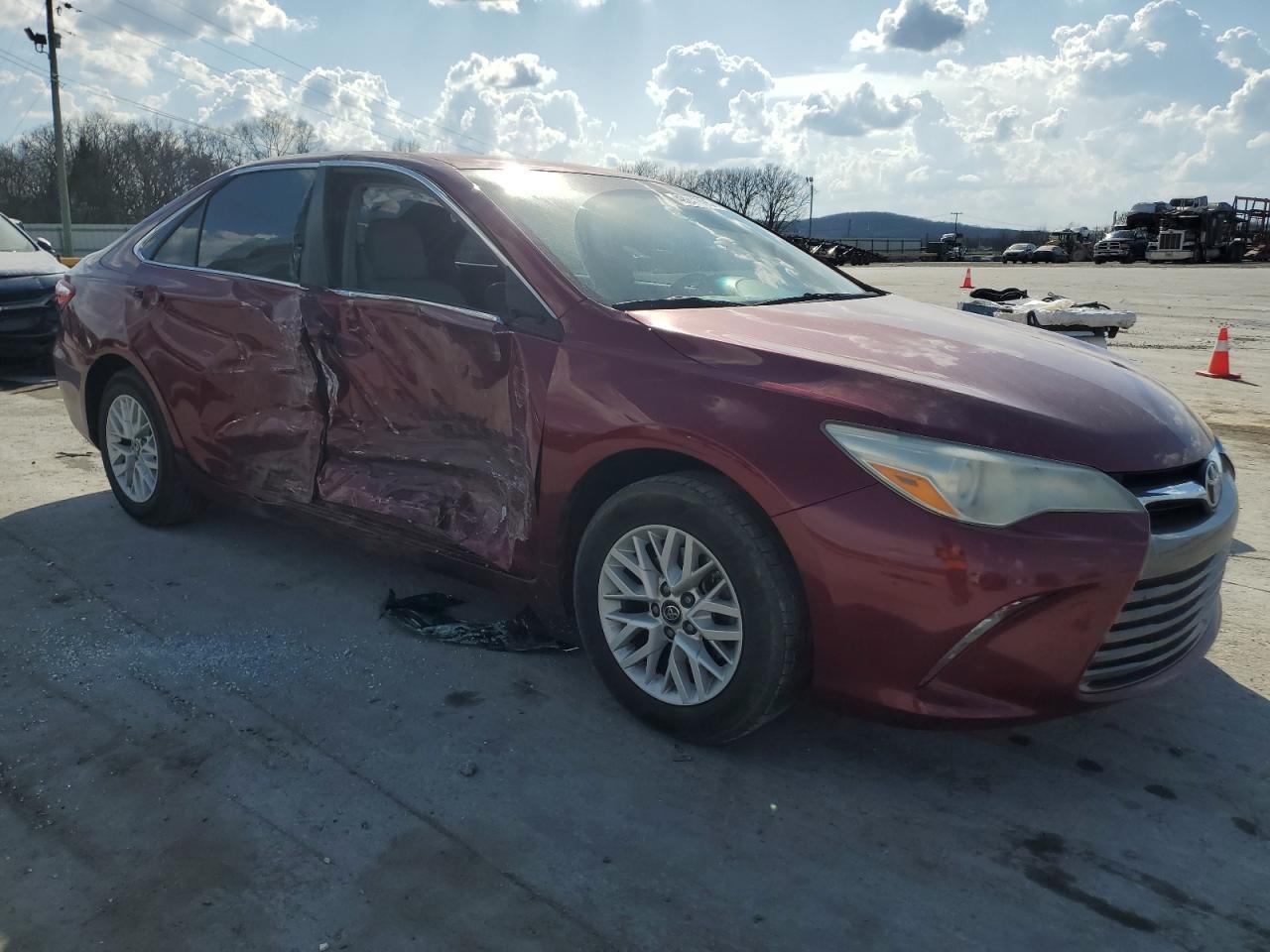 2016 TOYOTA CAMRY LE - Image 4