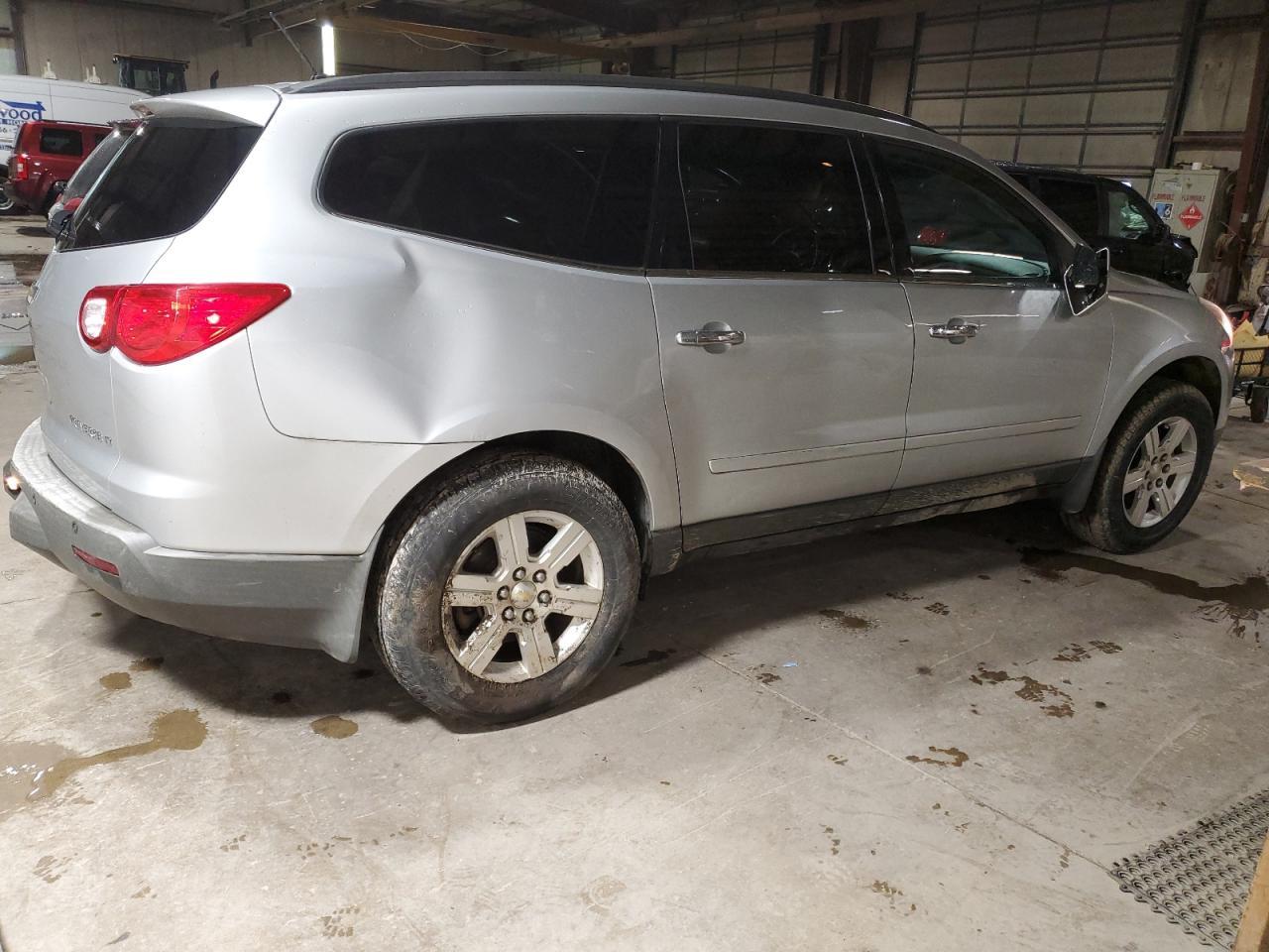 2011 CHEVROLET TRAVERSE L - Фото 3