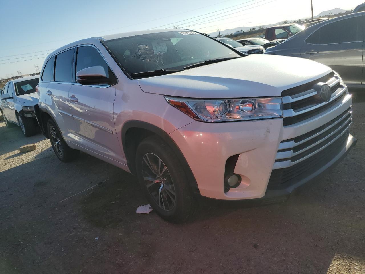 2018 TOYOTA HIGHLANDER - Фото 4