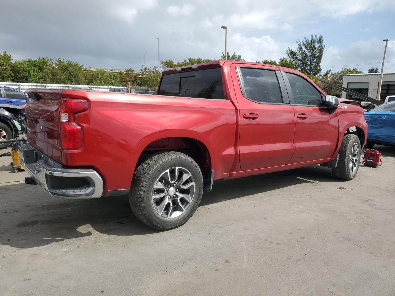 2023 CHEVROLET SILVERADO - Фото 3