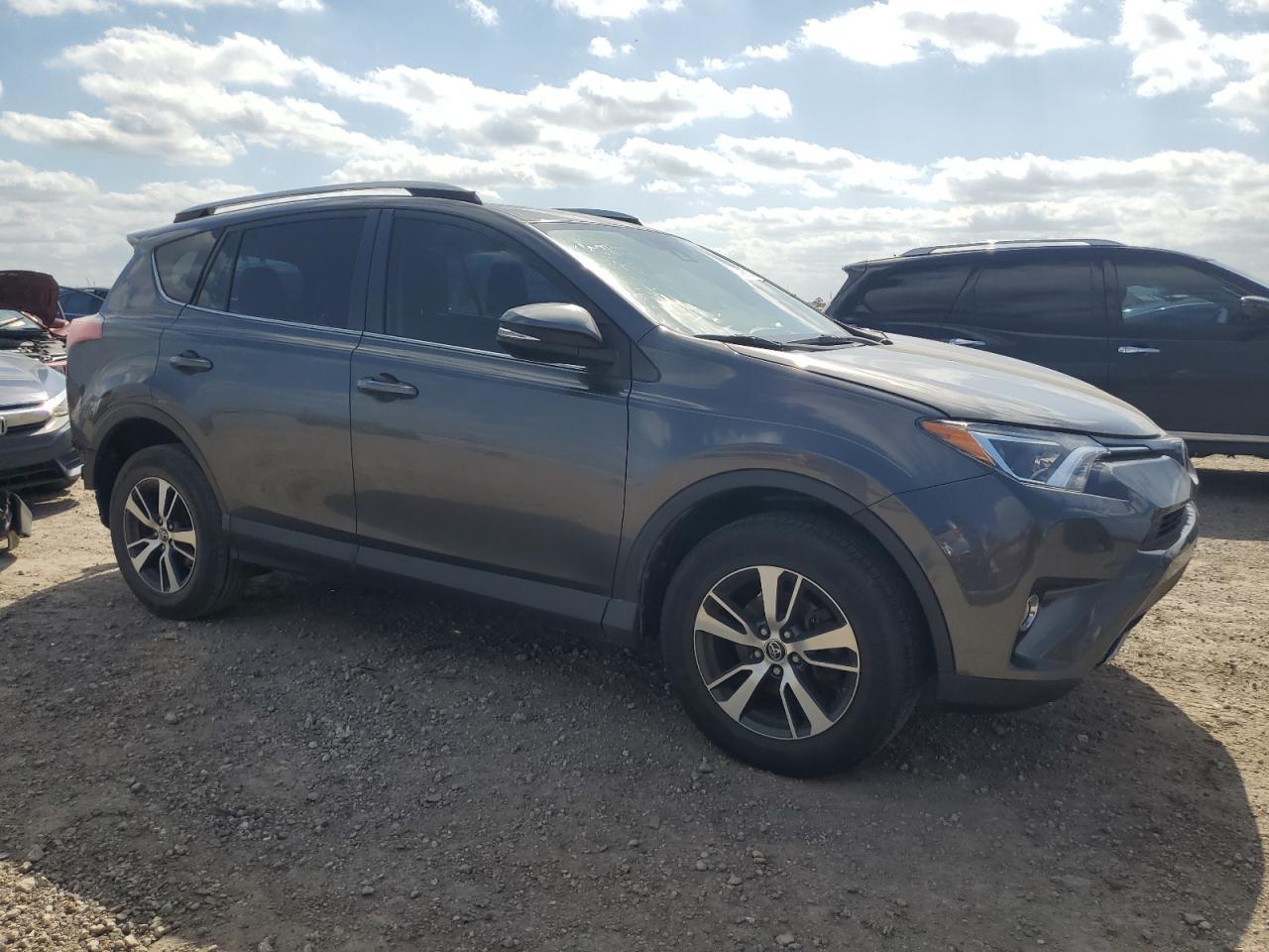 2017 TOYOTA RAV4 XLE - Image 4