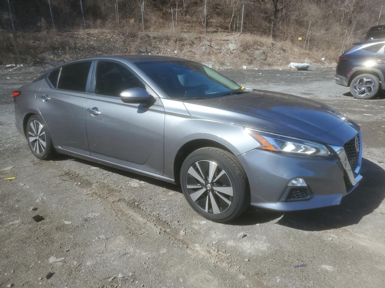 2022 NISSAN ALTIMA SV - Image 4