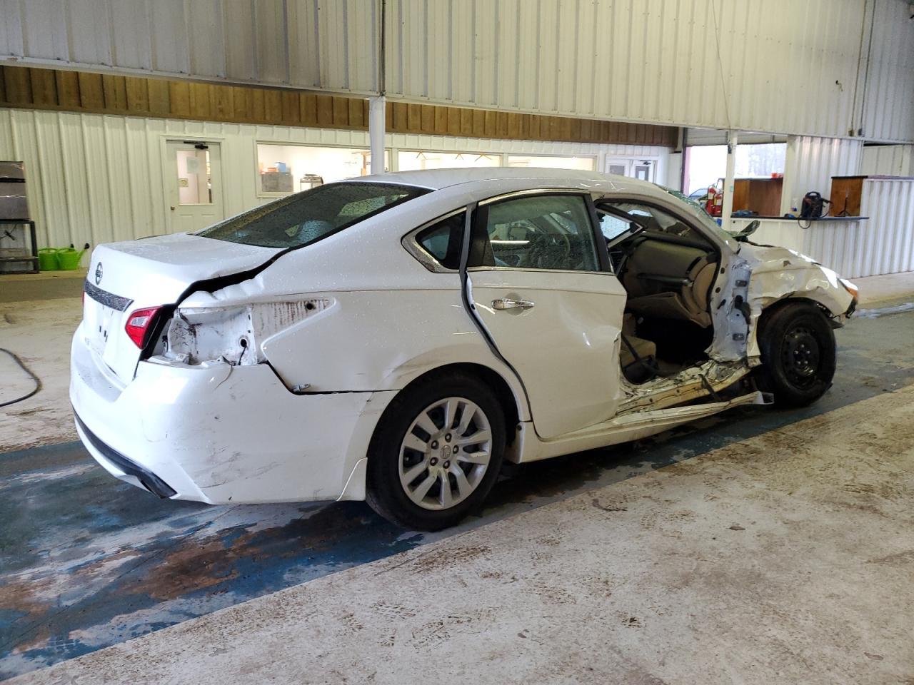 2017 NISSAN ALTIMA 2.5 - Фото 3