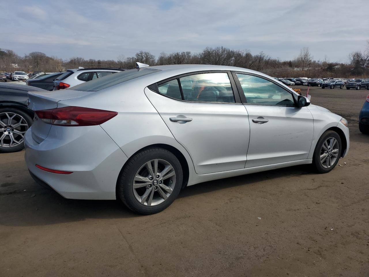 2017 HYUNDAI ELANTRA SE - Фото 3