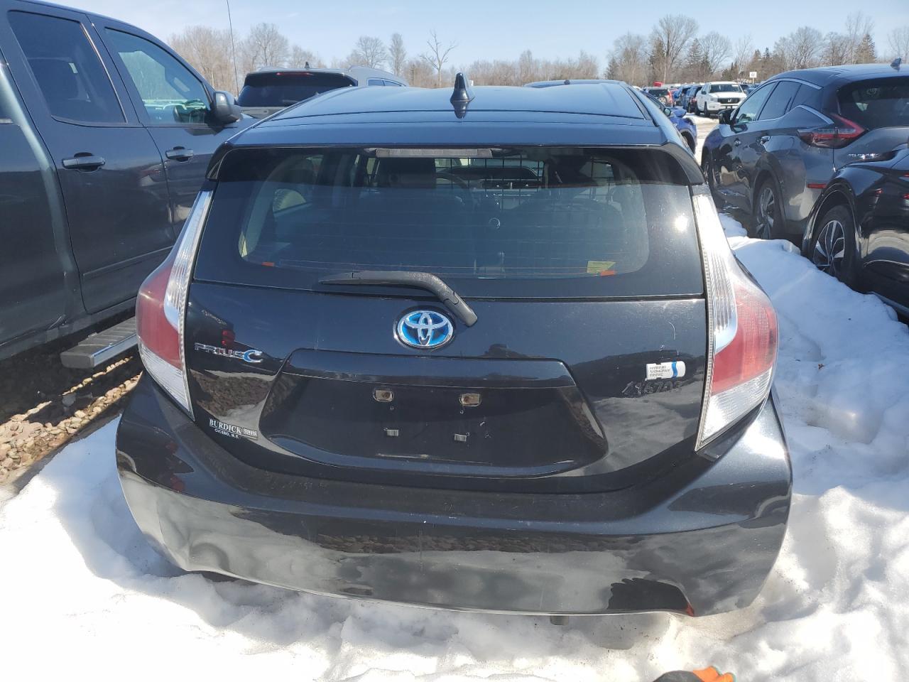 2016 TOYOTA PRIUS C - Image 6