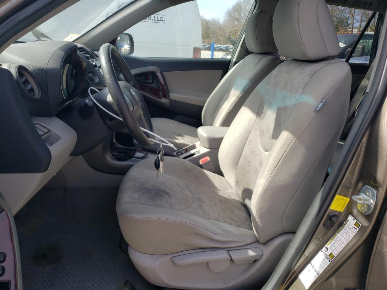 2011 TOYOTA RAV4 - Image 7