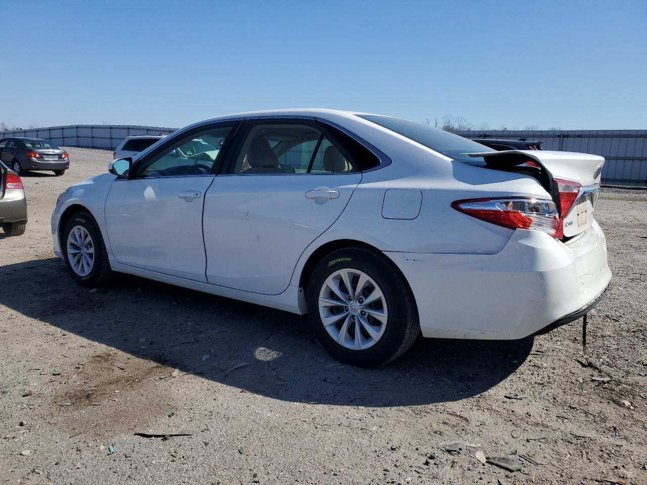2015 TOYOTA CAMRY LE - Image 2