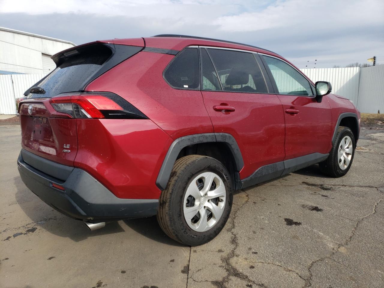 2021 TOYOTA RAV4 LE - Фото 3