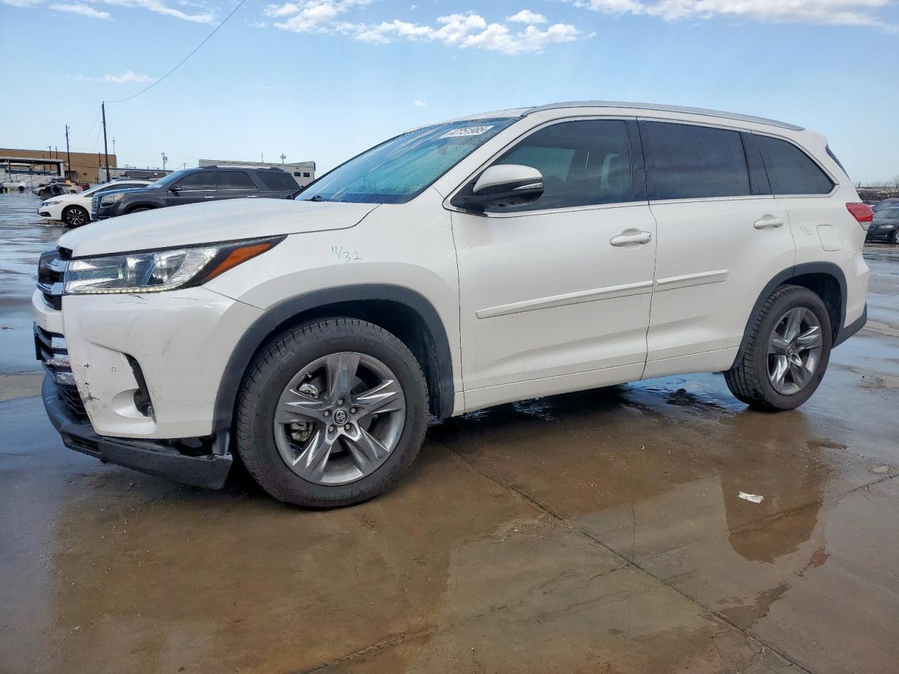 2019 TOYOTA HIGHLANDER