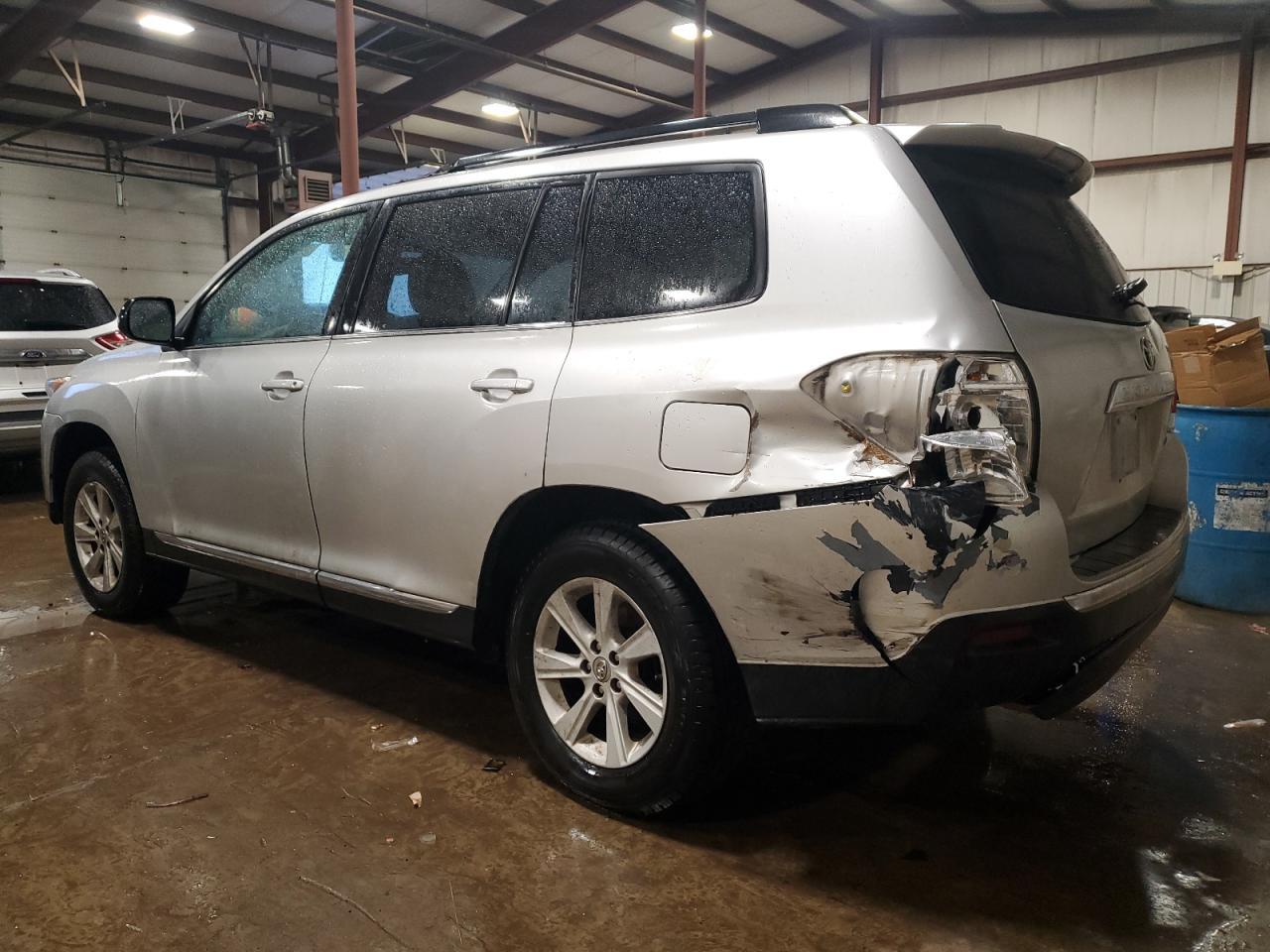 2012 TOYOTA HIGHLANDER - Image 2