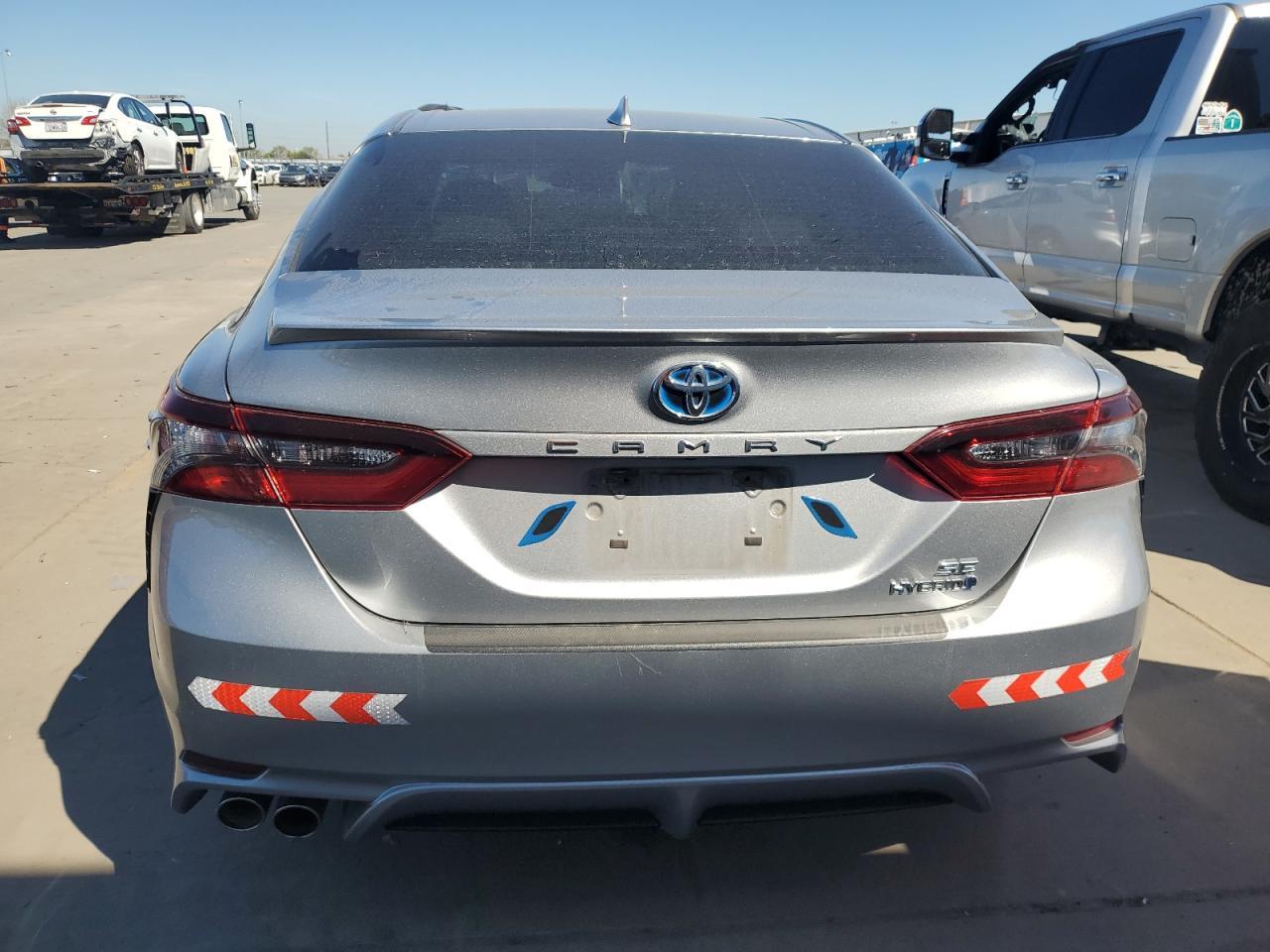 2021 TOYOTA CAMRY SE - Image 6