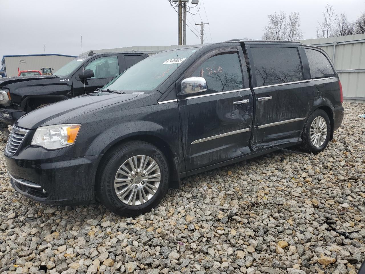 2014 CHRYSLER TOWN & COU
