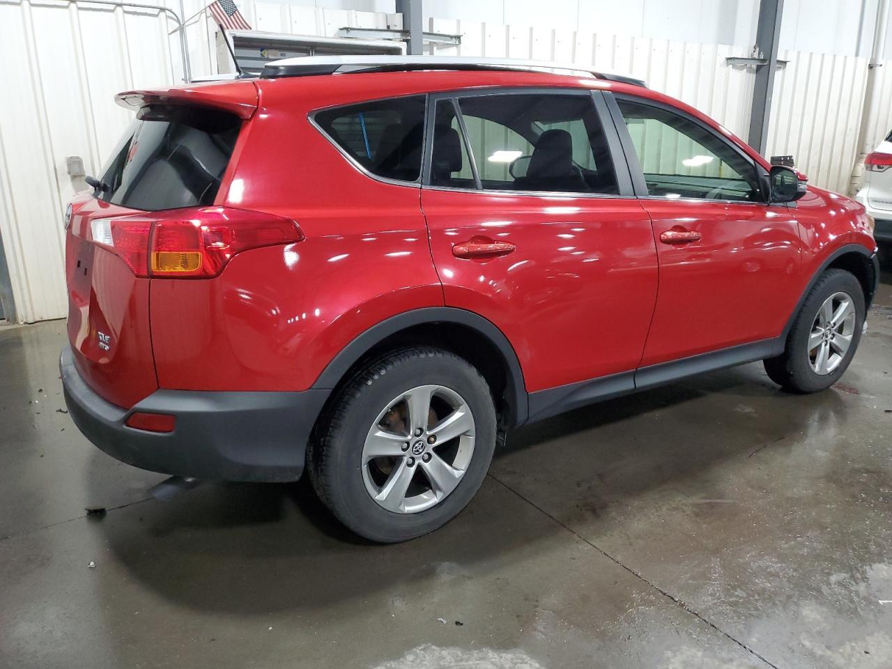 2015 TOYOTA RAV4 XLE - Фото 3