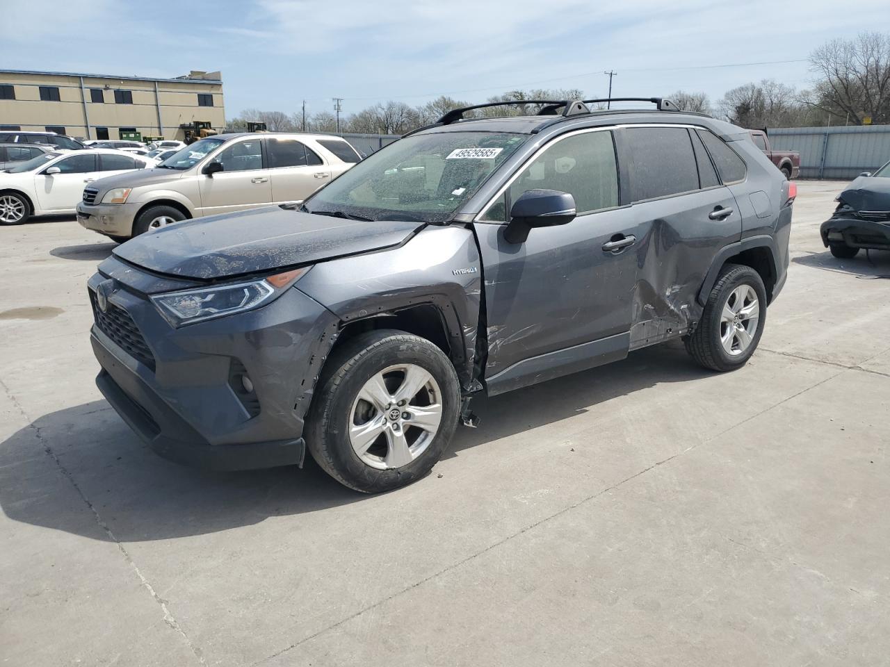 2020 TOYOTA RAV4 XLE