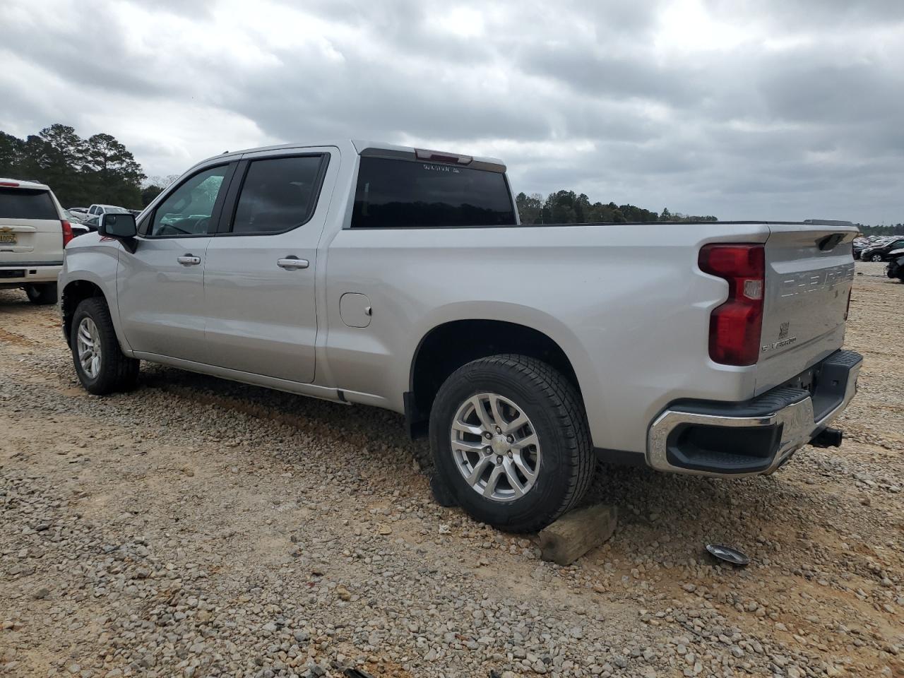 2019 CHEVROLET SILVERADO - Image 2