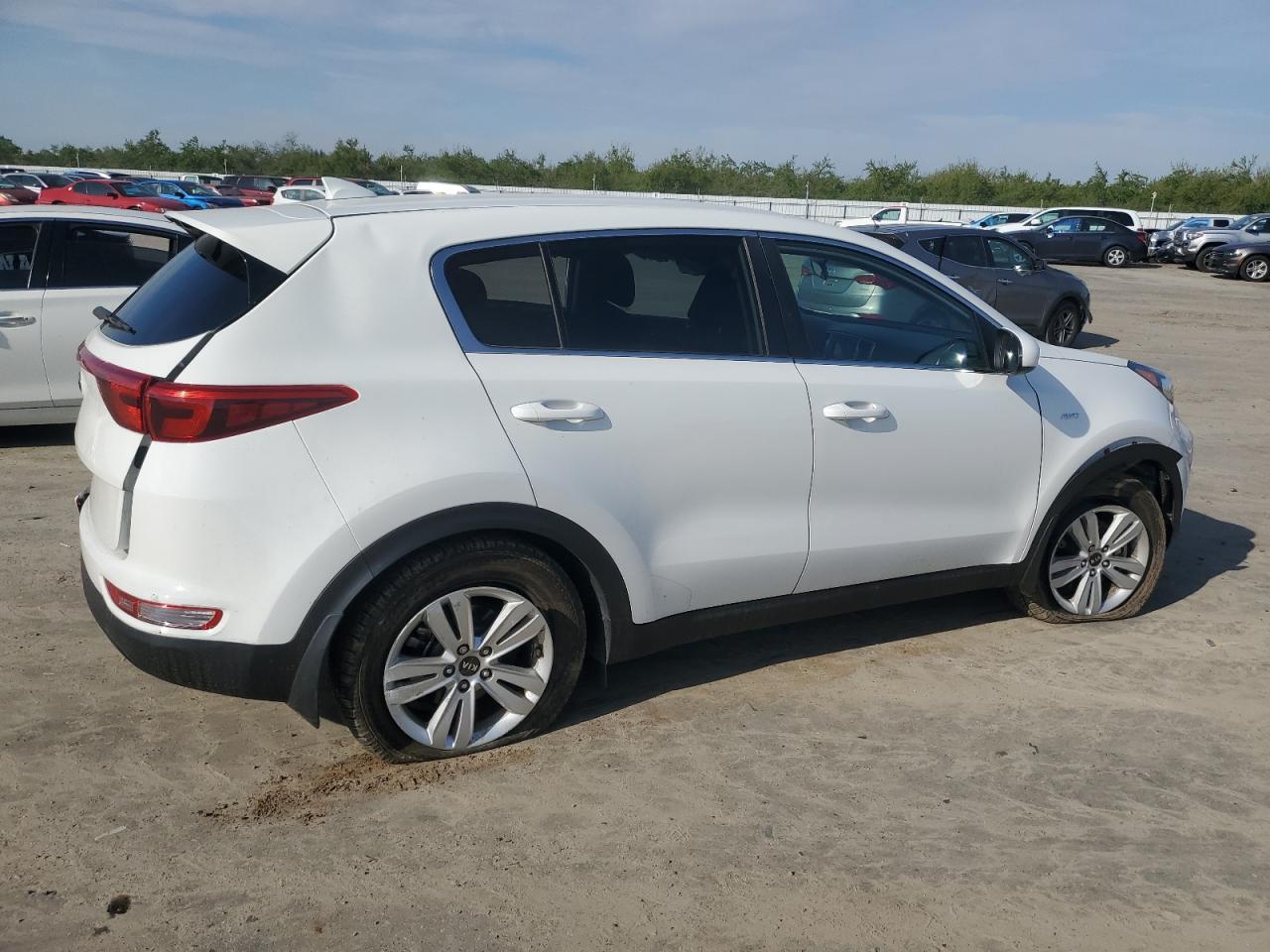 2017 KIA SPORTAGE L - Image 3
