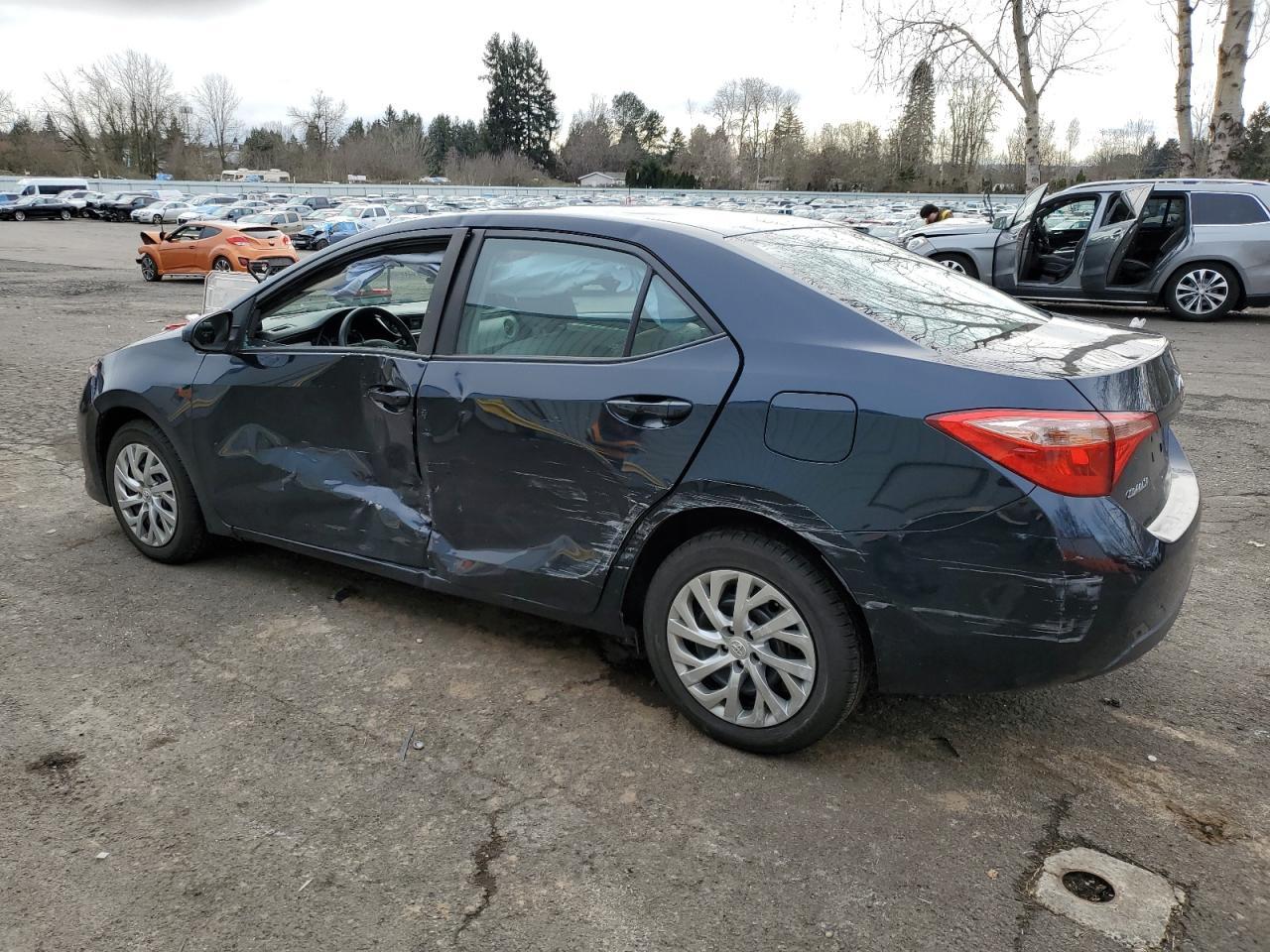 2019 TOYOTA COROLLA L - Фото 2