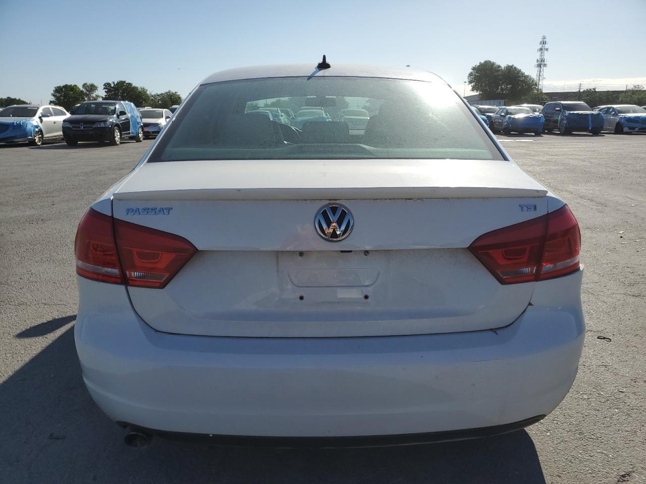 2015 VOLKSWAGEN PASSAT S - Фото 6