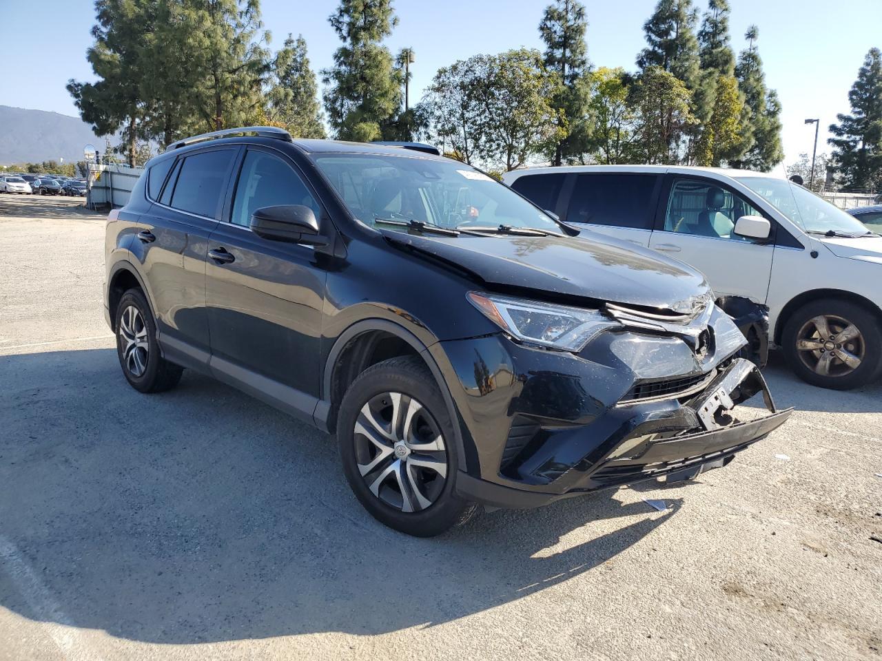2018 TOYOTA RAV4 LE - Image 4