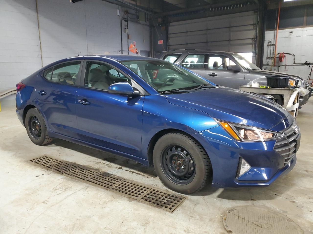 2019 HYUNDAI ELANTRA SE - Image 4