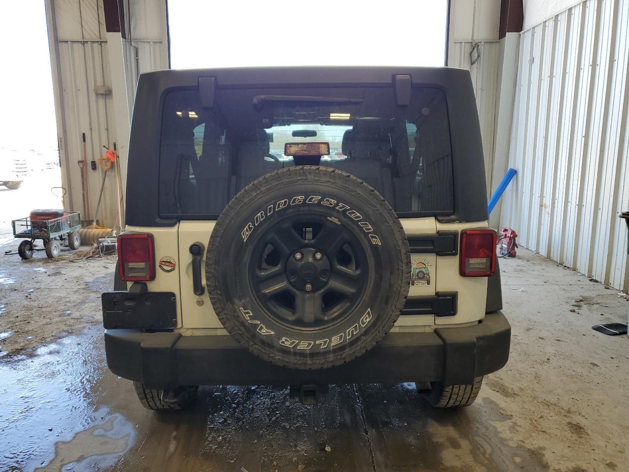 2015 JEEP WRANGLER U - Image 6