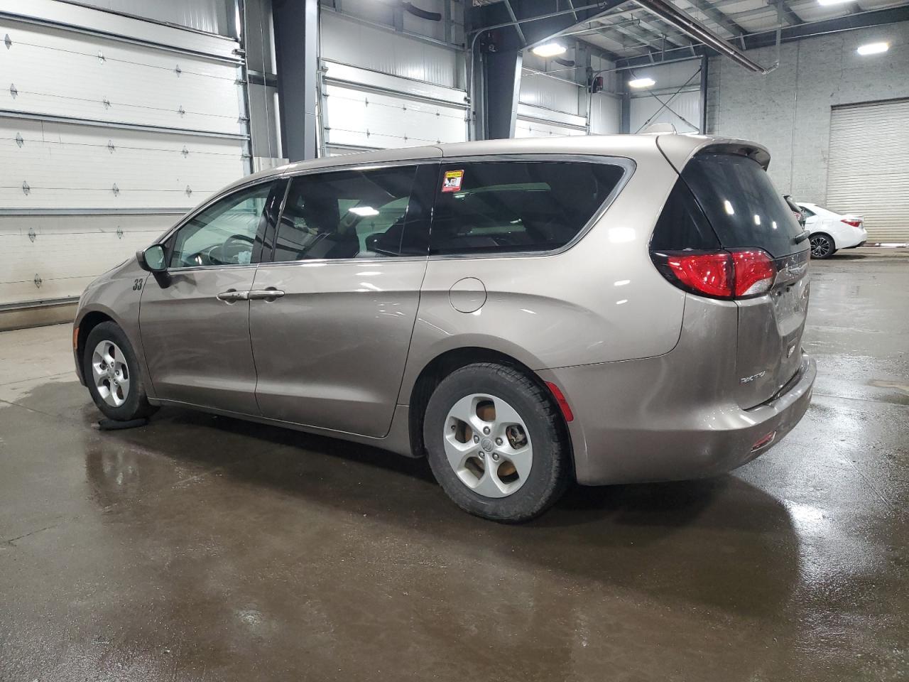 2017 CHRYSLER PACIFICA L - Image 2