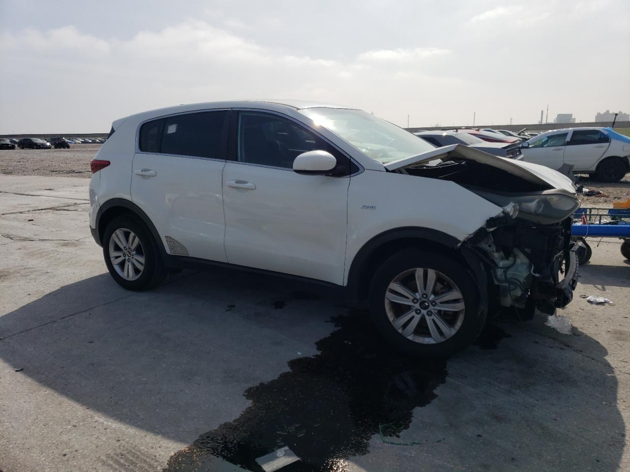 2017 KIA SPORTAGE L - Image 4