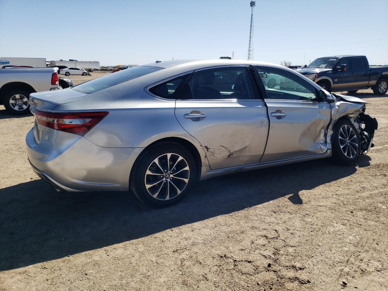 2016 TOYOTA AVALON XLE - Image 3