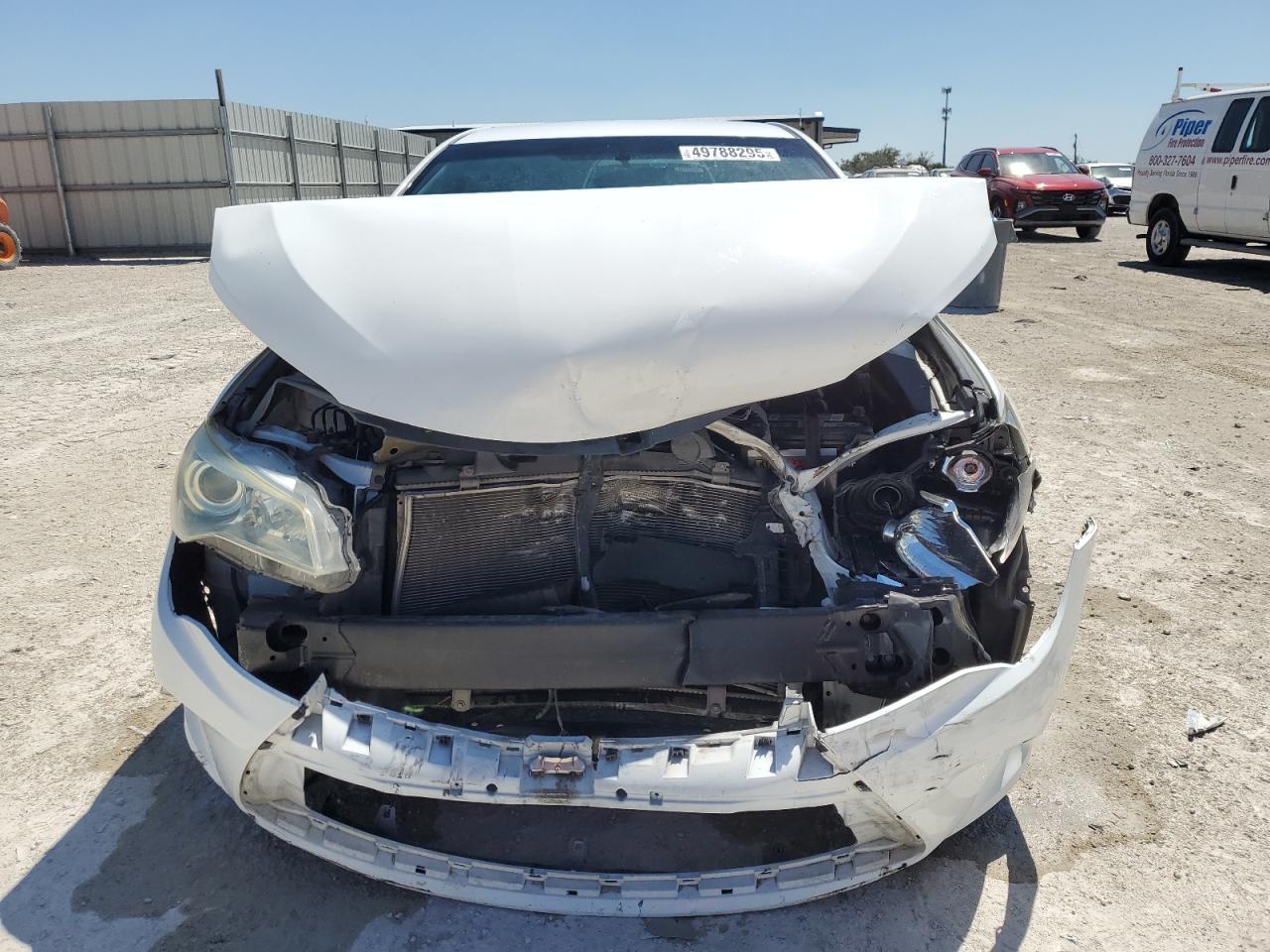 2016 TOYOTA CAMRY LE - Фото 5