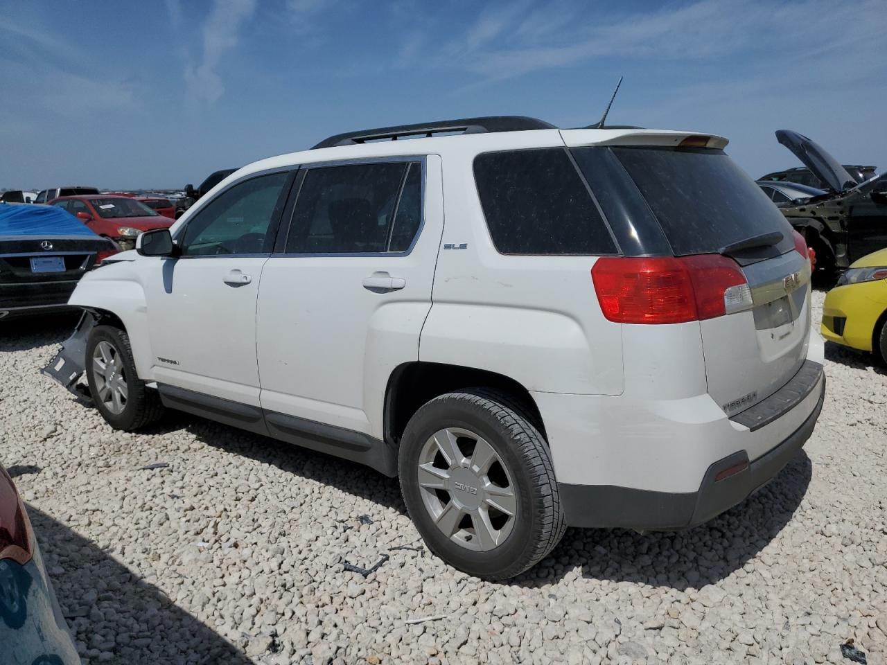 2013 GMC TERRAIN SL - Image 2