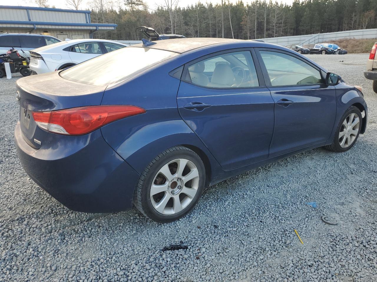 2013 HYUNDAI ELANTRA GL - Image 3