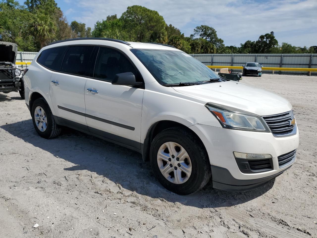 2014 CHEVROLET TRAVERSE L - Image 4