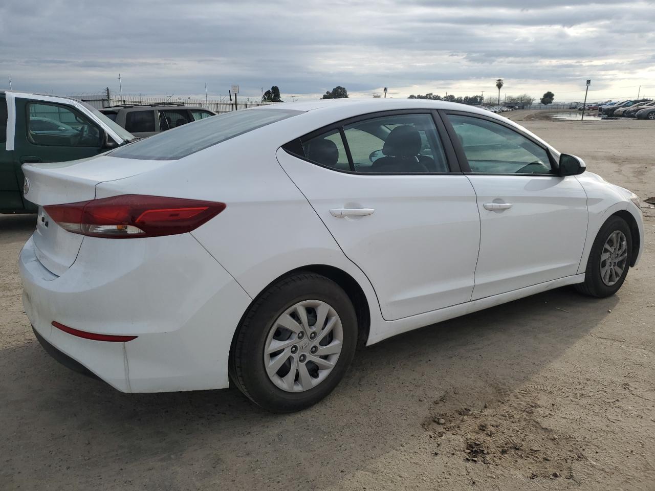 2018 HYUNDAI ELANTRA SE - Фото 3