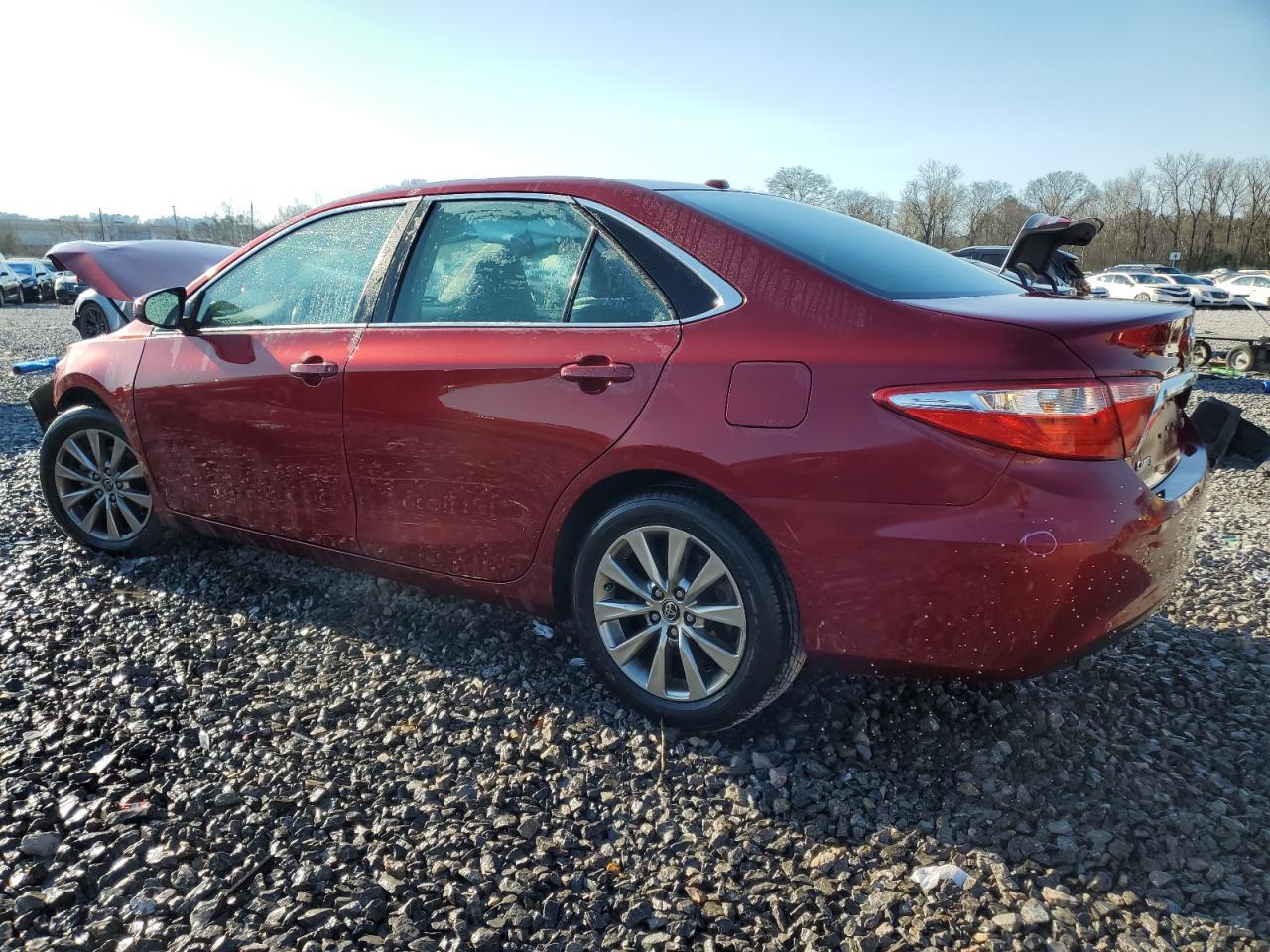 2015 TOYOTA CAMRY LE - Image 2