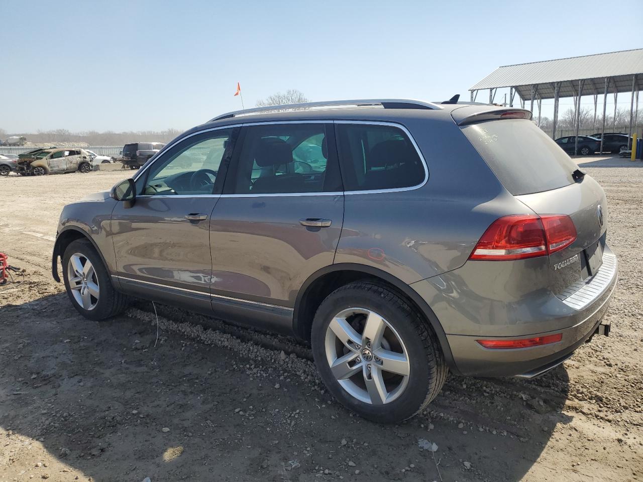 2013 VOLKSWAGEN TOUAREG V6 - Фото 2