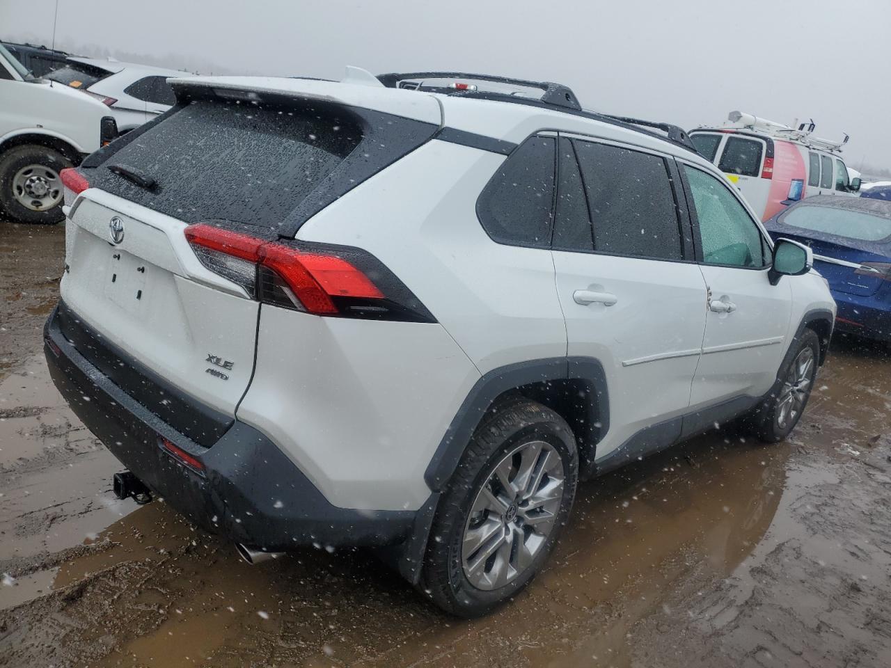 2024 TOYOTA RAV4 XLE P - Image 3