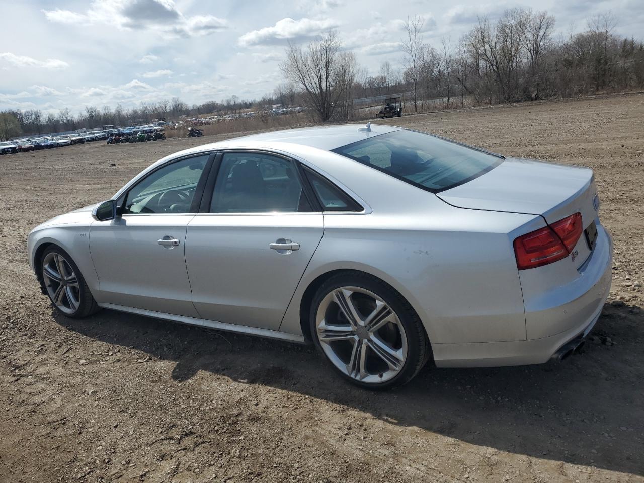 2013 AUDI S8 QUATTRO - Image 2